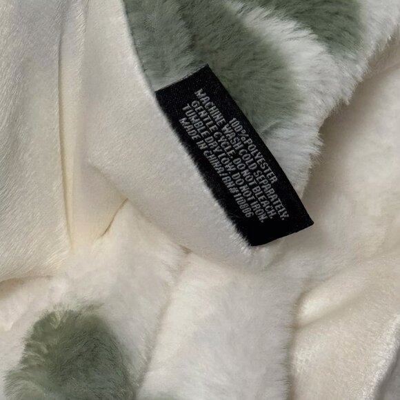 Lucky Brand Shamrock 4 Leaf Clover Faux Fur Throw Blanket Green St Patricks Day - Picture 5 of 9
